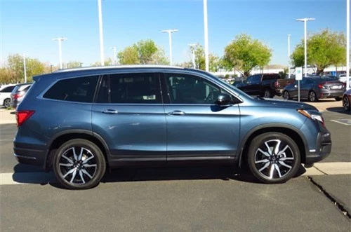 =6. Honda Pilot Touring FWD 2019 (mức tiêu thụ nhiên liệu: 12,3 lít /100 km/h).