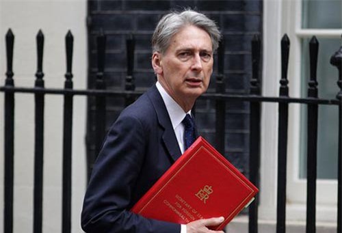 Bộ trưởng Anh hủy chuyến đi Trung Quốc sau căng thẳng tàu sân bay
