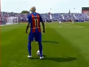 CLIP: Những pha khống chế bóng đỉnh cao của Neymar