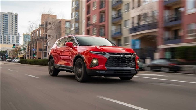 2019-chevrolet-blazer-first-drive-danh-gia-1.jpg