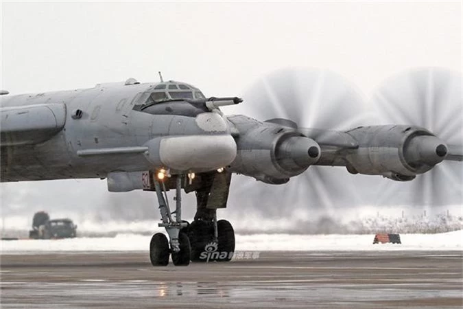 Ngam “ong gia” Tu-95 cua Nga cat canh trong nhiem vu moi-Hinh-3