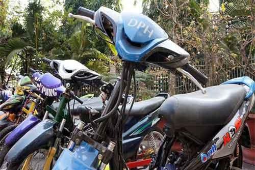 Đột kích đoàn 'bão đêm', tạm giữ 6 'quái xế'