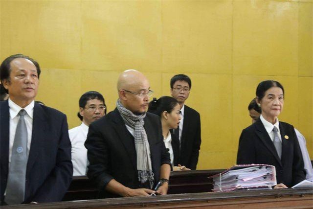 Vợ chồng Trung Nguyên sẽ “đối mặt” tại tòa trong 2 ngày