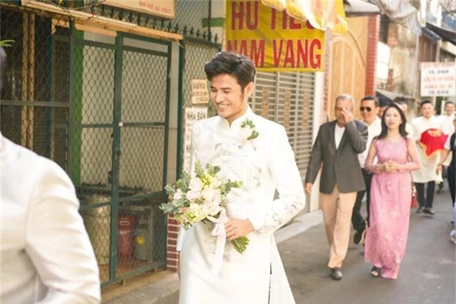 Hồ ly Vũ Ngọc Ánh lên xe hoa với sao phim Ngày ấy mình đã yêu, dàn bưng quả không phải nam thanh nữ tú mà là các cặp vợ chồng - Ảnh 9.
