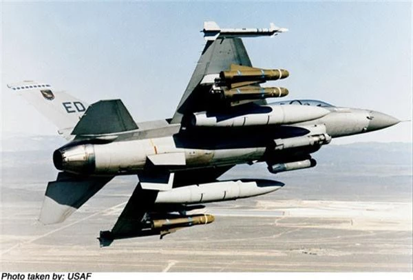 Tiem kich F-16 duoc trang bi vu khi nao khi ve VN?-Hinh-11