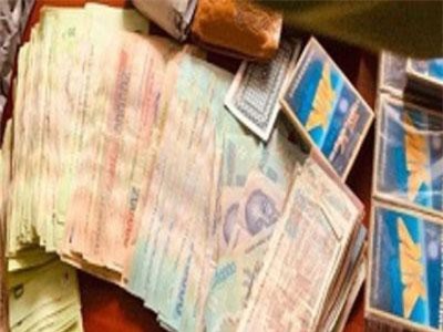 Bắt giữ 24 đối tượng đánh bạc, thu gần 100 triệu đồng