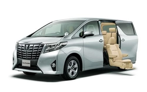 1. Toyota Alphard (doanh số: 15 chiếc).