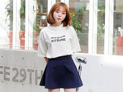 CLIP: Mách bạn sành điệu hơn với 5 cách diện áo thun trắng