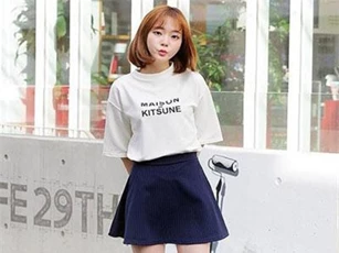 CLIP: Mách bạn sành điệu hơn với 5 cách diện áo thun trắng