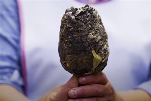 Clip: Ngô mốc đen xì, món đặc sản 'kinh dị' của người Mexico