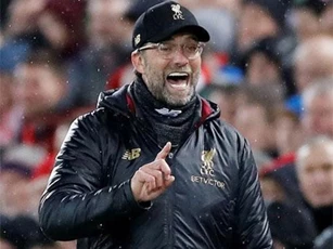 Klopp bực bội, tố Bayern câu giờ cầu hòa