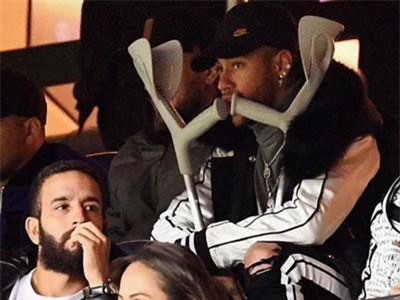 Neymar ở lì trong nhà, khóc mất 2 ngày vì chấn thương