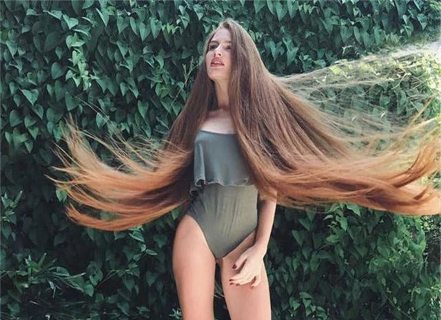 Hai cô gái đẹp châu Âu có mái tóc thác nước khiến người gặp, người yêu - 10