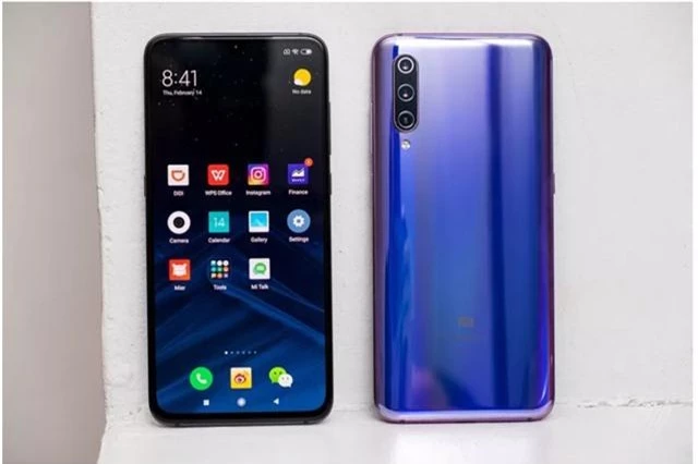 Xiaomi Mi 9 ra mắt với 3 camera sau, giá từ 10,6 triệu đồng - 1