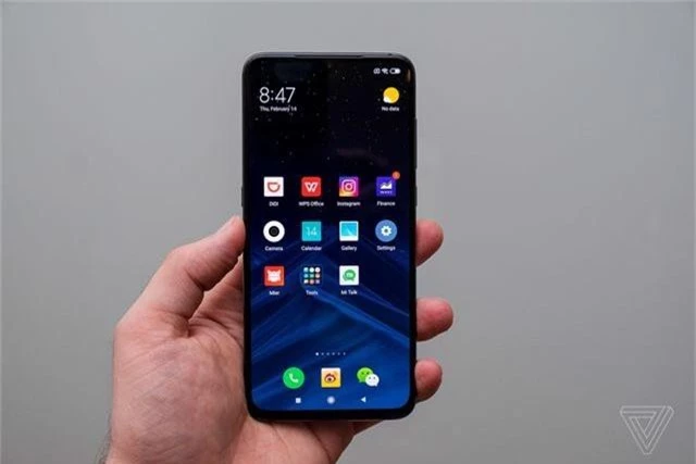 Xiaomi Mi 9 ra mắt với 3 camera sau, giá từ 10,6 triệu đồng - 3