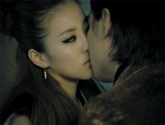 Sandara Park tiết lộ hôn Lee Min Ho tới 50 lần cho một cảnh quay