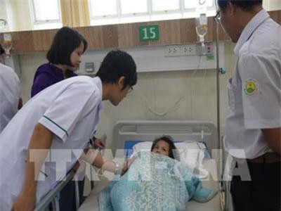 Đồng Nai: Hàng chục học sinh nhập viện cấp cứu nghi bị ngộ độc thực phẩm