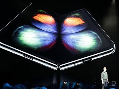 Siêu điện thoại gập Galaxy Fold ra mắt giá 46 triệu, không bán ở Việt Nam
