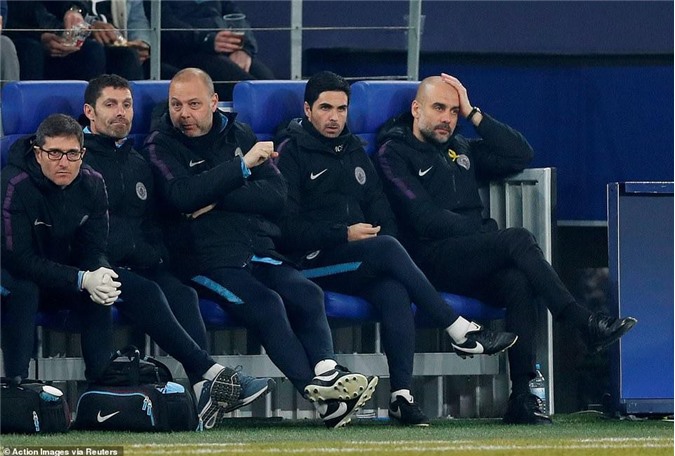 Pep Guardiola nói sốc sau trận thắng Schalke 04