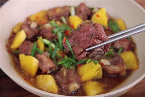 Clip: Sườn kho khóm đậm đà đưa cơm