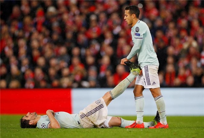 Niko Kovac thừa nhận học trò “diễn sâu” để câu giờ