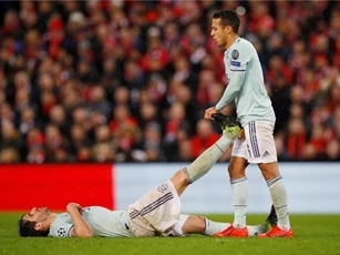 Niko Kovac thừa nhận học trò “diễn sâu” để câu giờ