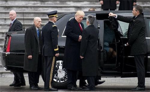 Siêu xe chở Tổng thống Donald Trump sắp tới Hà Nội mạnh cỡ nào?