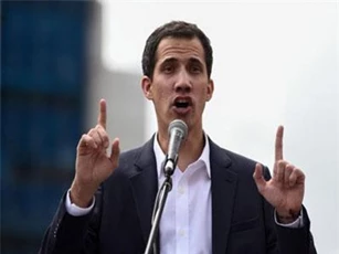 Tổng thống tự phong Venezuela kêu gọi người ủng hộ bao vây căn cứ quân sự