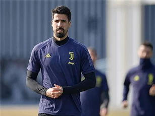 Phẫu thuật tim, Khedira nghỉ 1 tháng