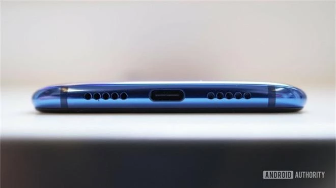 Cận cảnh Xiaomi Mi 9: Smartphone có thiết kế tốt nhất của Xiaomi - Ảnh 4.