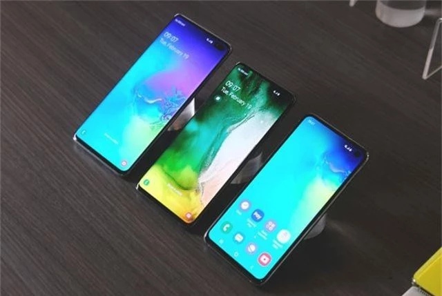 Cận cảnh bộ 3 Galaxy S10 vừa trình làng: Thiết kế đẹp, cấu hình “khủng” - 1