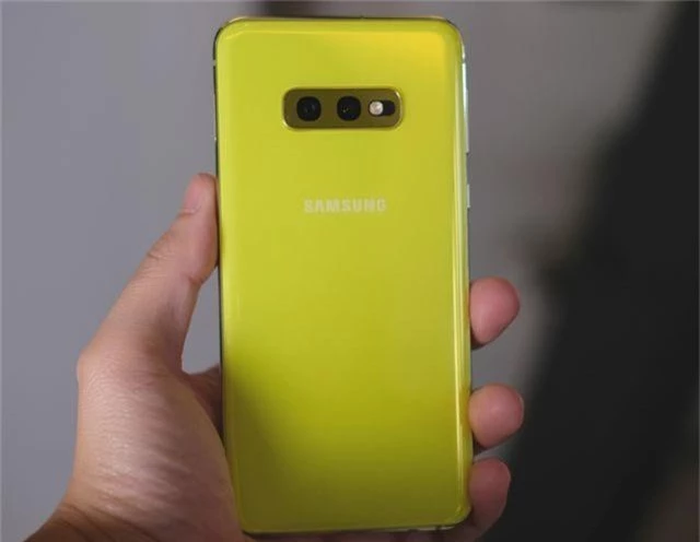 Cận cảnh bộ 3 Galaxy S10 vừa trình làng: Thiết kế đẹp, cấu hình “khủng” - 16