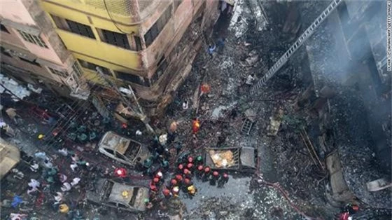 Ít nhất 81 người thiệt mạng trong vụ cháy chung cư tại Bangladesh ảnh 3