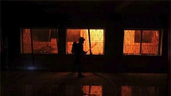 Ít nhất 81 người thiệt mạng trong vụ cháy chung cư tại Bangladesh ảnh 6