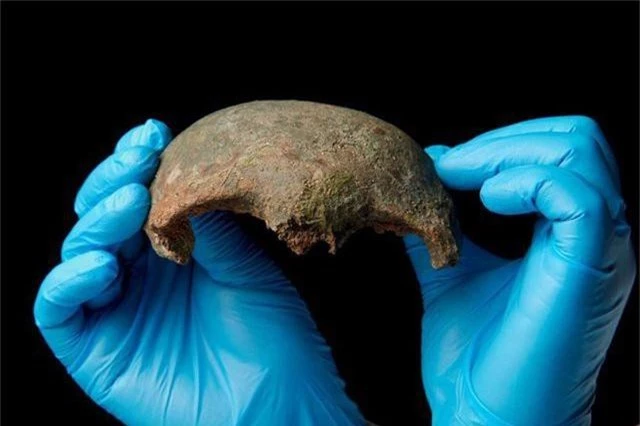 Phát hiện xương sọ của người thời đồ đá mới ở bờ sông Thames - 1