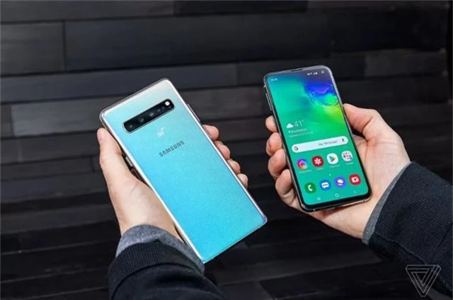 Samsung Galaxy S10E: Đổi thủ đáng gờm của iPhone XR - 3