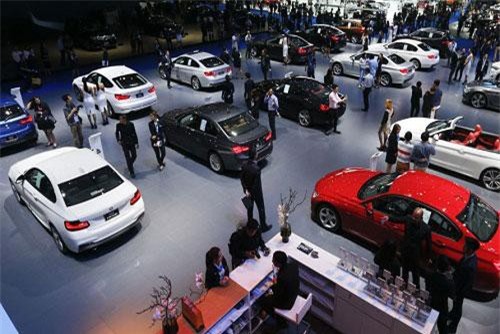 BẢN TIN TÀI CHÍNH-KINH DOANH: Tiêu thụ xe hơi dịp Tết tăng kỷ lục, xuất khẩu hàng hóa sang Mỹ khởi sắc