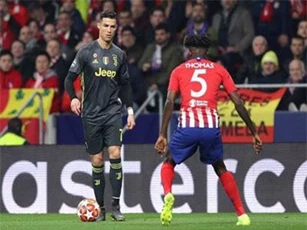 Sự phụ thuộc với C.Ronaldo đã 'làm hại' Juventus?