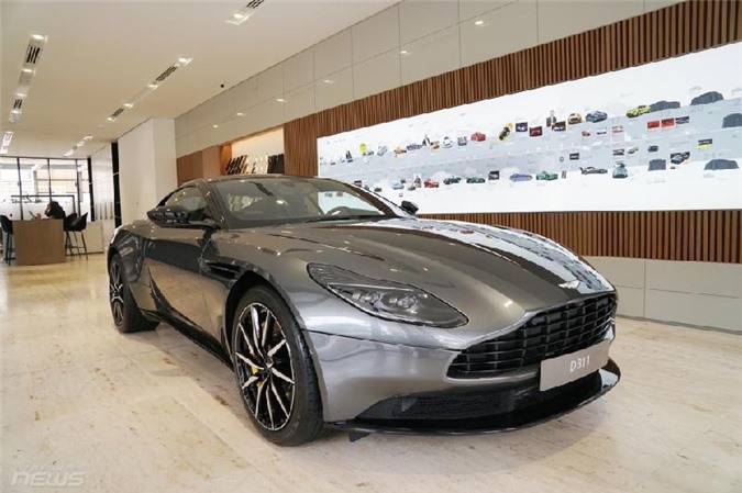 Cận cảnh siêu xe Aston Martin DB11 chính hãng đầu tiên tại Việt Nam