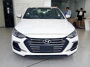 Đón đầu phiên bản mới, Hyundai Elantra giảm giá cho khách Việt tại đại lý
