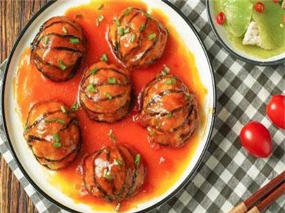 Cách làm cà tím kẹp thịt sốt cà chua