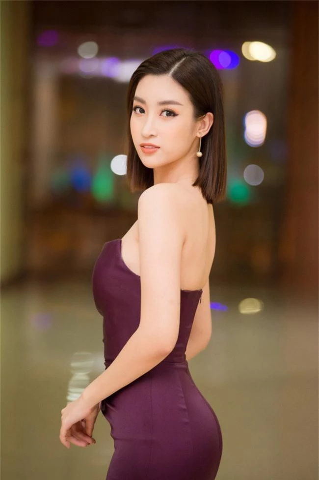 Không có vương miện trên đầu, Đỗ Mỹ Linh thoải mái khoe vai trần sexy thế này - Ảnh 2.