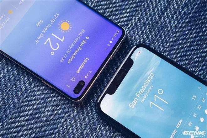 So sánh màn hình Galaxy S10+ và iPhone XS: Đục lỗ hay tai thỏ? Cằm ai mỏng hơn? - Ảnh 2.