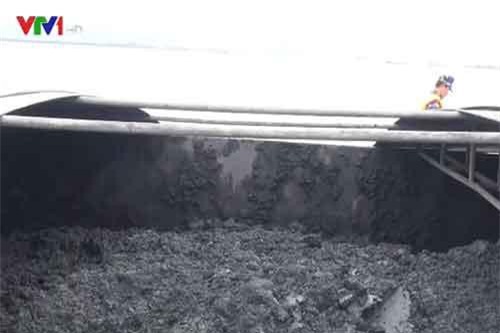 Cảnh sát biển 1 tạm giữ hơn 600 tấn than không rõ nguồn gốc