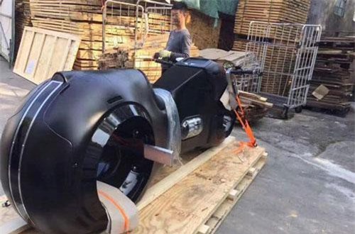 Siêu mô tô trong phim Tron Legagy sắp về tay đại gia Phúc XO