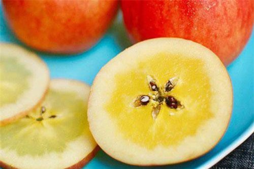 CLIP: Đây là lý do táo mật Komitsu đắt 'cắt cổ' vẫn được săn lùng