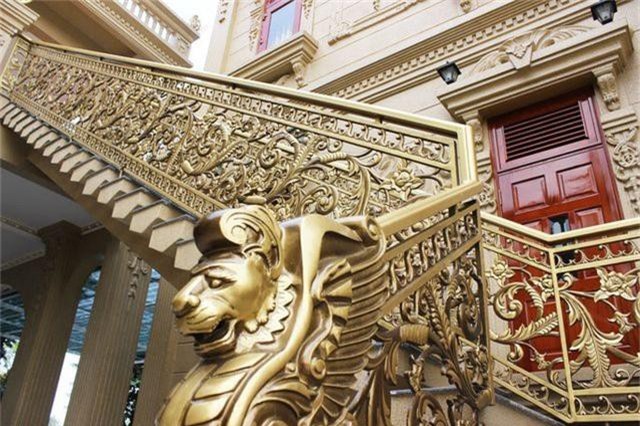 Đại gia Việt đọ độ chịu chơi qua những biệt thự dát vàng lấp lánh