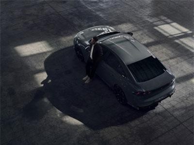 Peugeot 508 tung bản thể thao vượt trội Toyota Camry