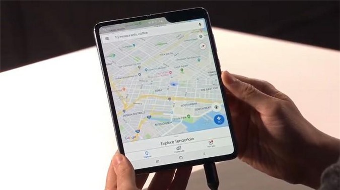 Ảnh chi tiết Samsung Galaxy Fold: màn hình gập 7.3 inch, RAM 12 GB, giá gần 50 triệu đồng