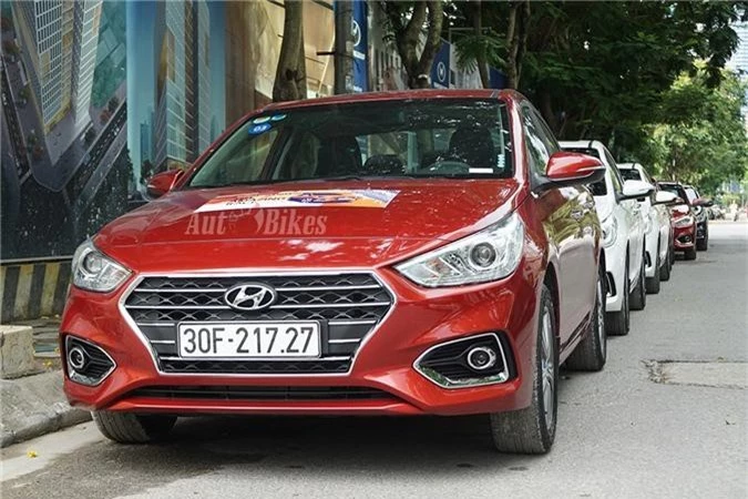 chi tiet 3 phien ban 4 mau cua hyundai accent 2019